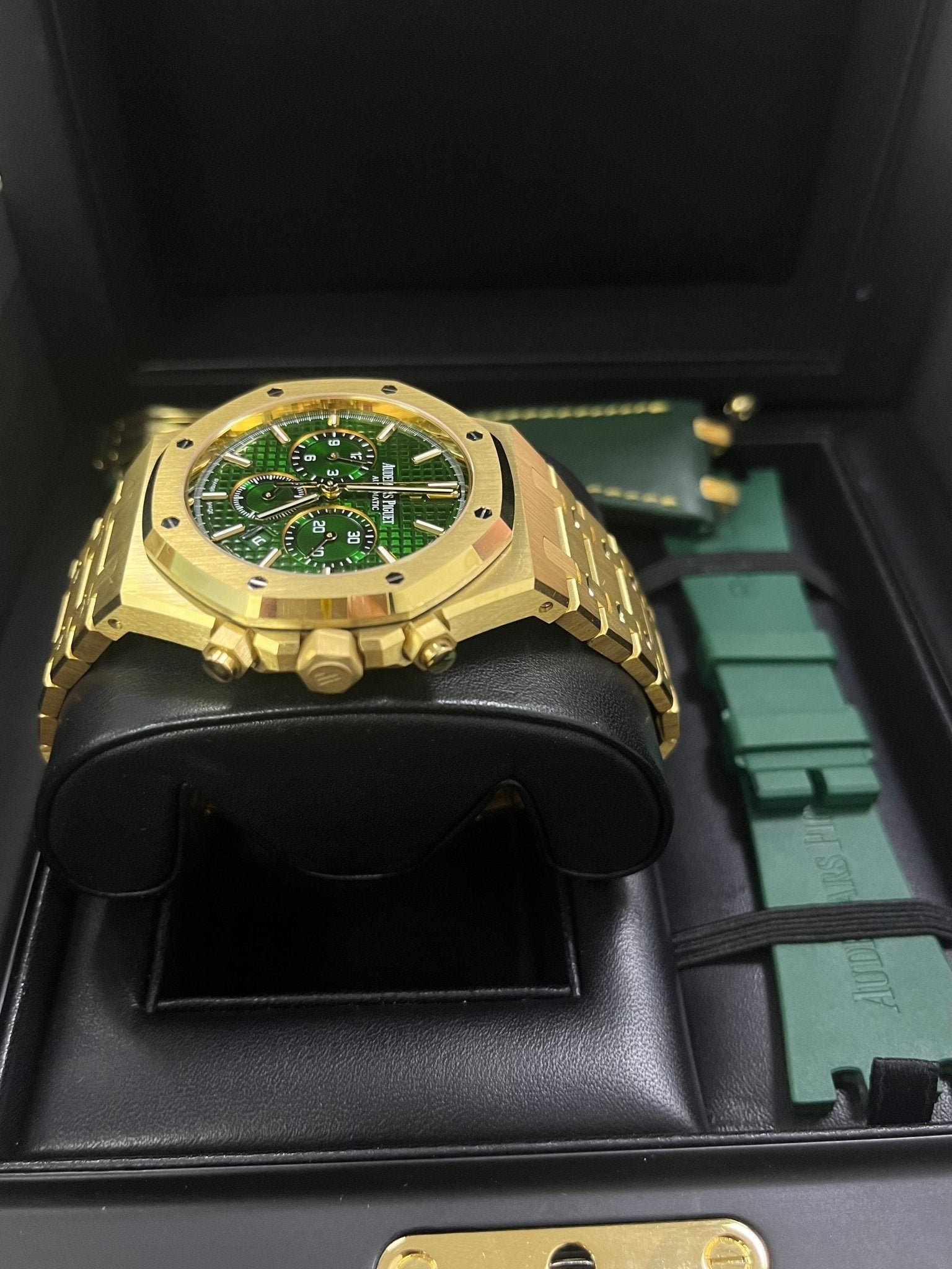 Audemars Piguet 41 mm Royal Oak Selfwinding Chronograph (Reference # 26331BA.OO.1220BA.02) - Image 6