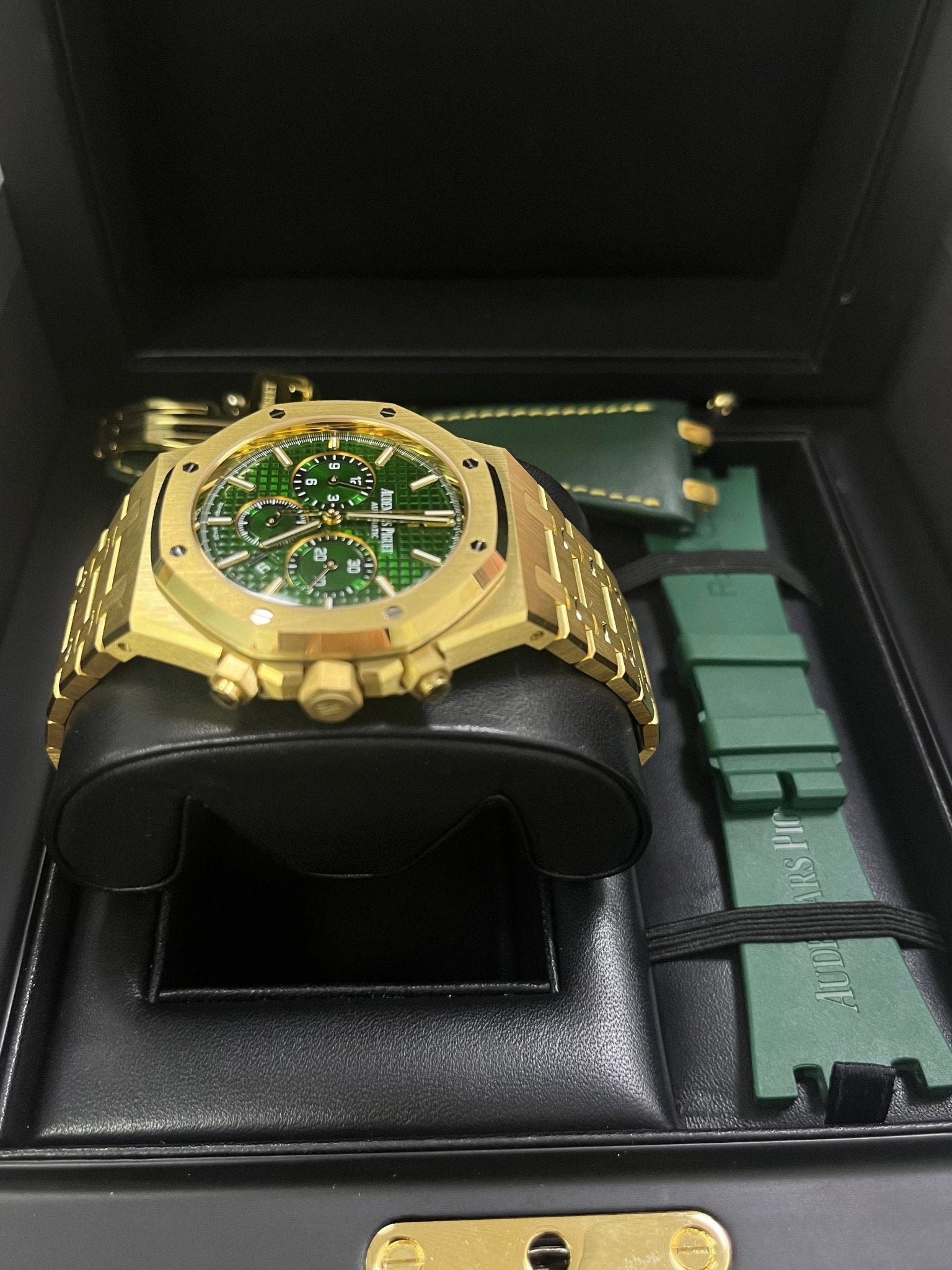 Audemars Piguet 41 mm Royal Oak Selfwinding Chronograph (Reference # 26331BA.OO.1220BA.02) - Image 5