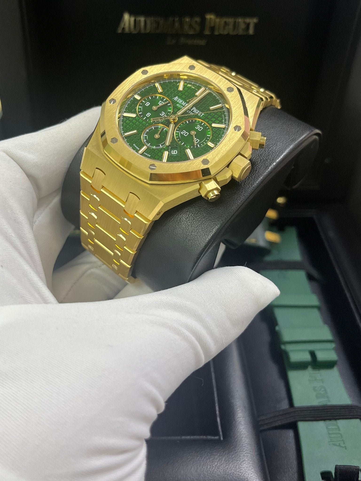 Audemars Piguet 41 mm Royal Oak Selfwinding Chronograph (Reference # 26331BA.OO.1220BA.02) - Image 12
