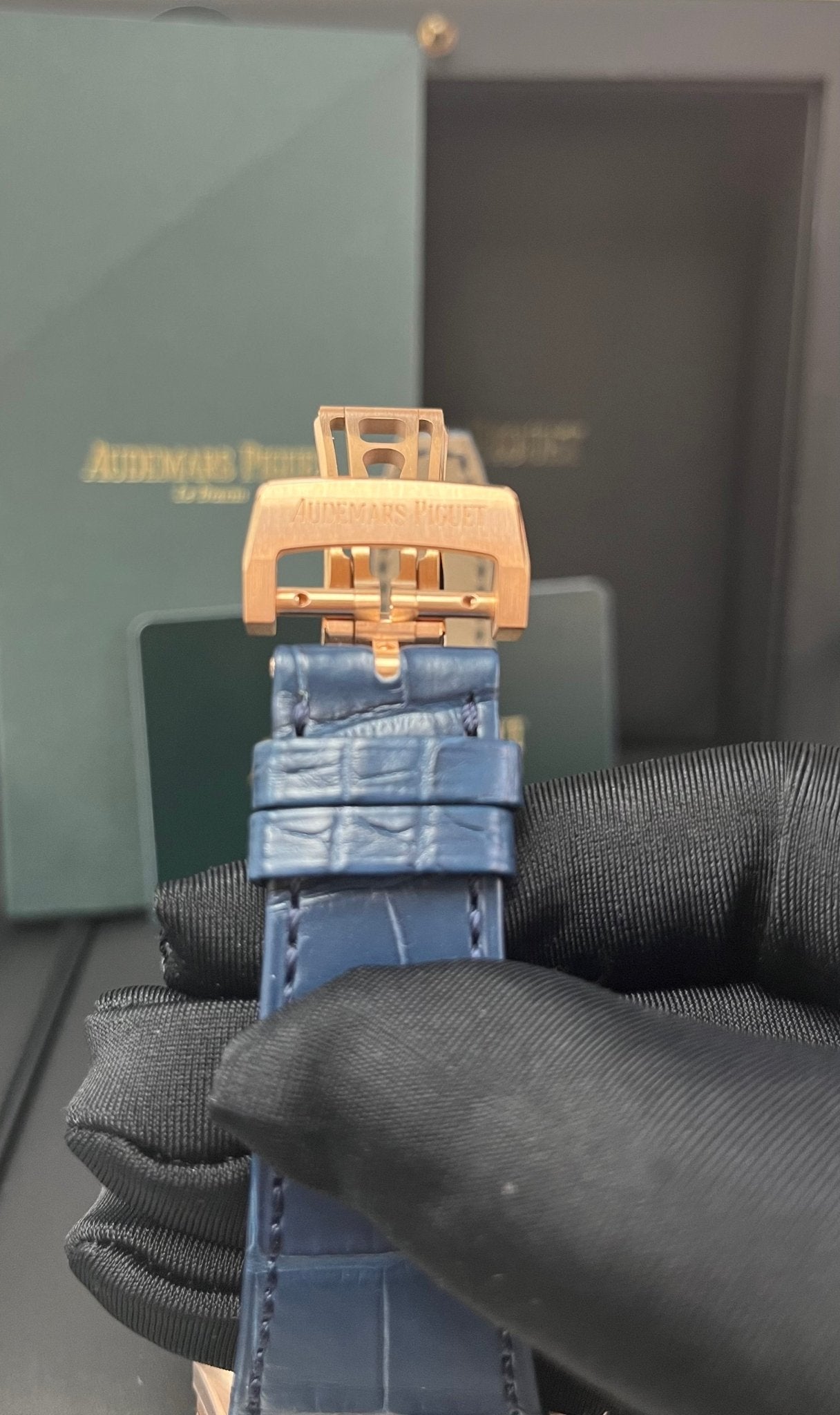Audemars Piguet Royal Oak 41mm 18k Rose Gold Blue Dial Ref. 15510OR.OO.D315CR.02 - Image 8