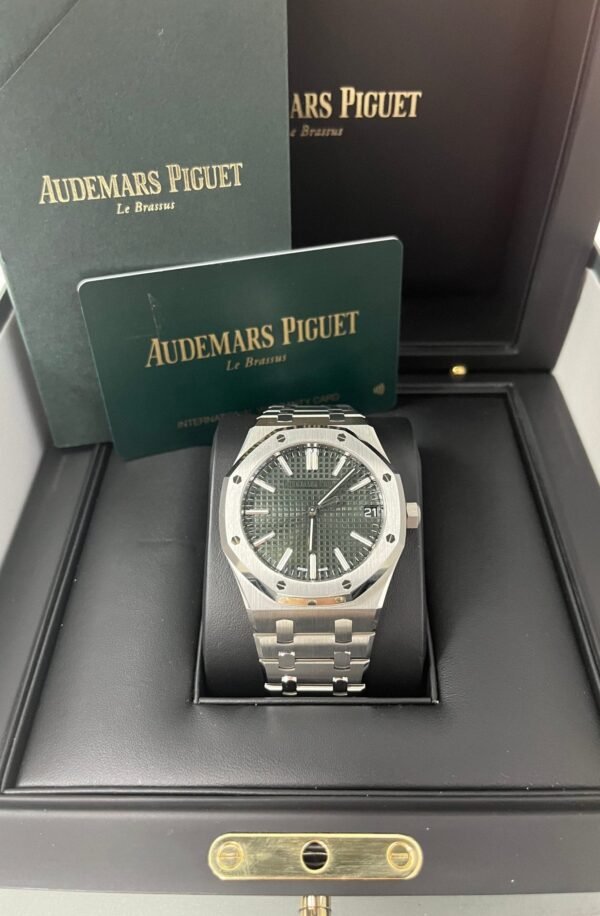 audemars-piguet-royal-oak-50th-anniversary-green-dial-15510stoo1320st04-709590.jpg Audemars Piguet Royal Oak "50th Anniversary" Green Dial 15510ST.OO.1320ST.04