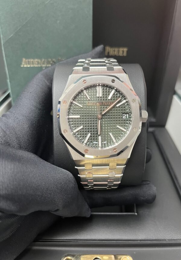 audemars-piguet-royal-oak-50th-anniversary-green-dial-15510stoo1320st04-835109.jpg Audemars Piguet Royal Oak "50th Anniversary" Green Dial 15510ST.OO.1320ST.04