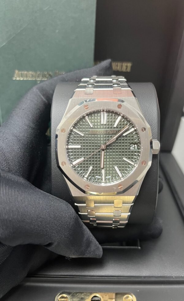 audemars-piguet-royal-oak-50th-anniversary-green-dial-15510stoo1320st04-972674.jpg Audemars Piguet Royal Oak "50th Anniversary" Green Dial 15510ST.OO.1320ST.04