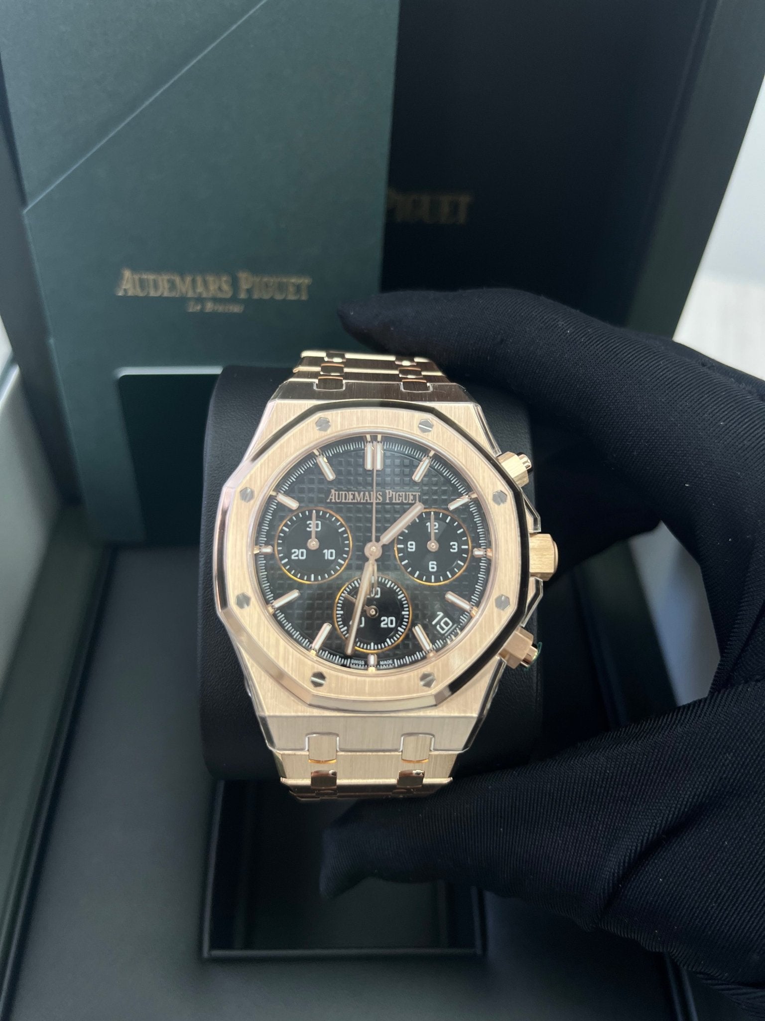 Audemars Piguet Royal Oak Chronograph SELFWINDING CHRONOGRAPH 50TH ANNIVERSARY Black Dial Rose Gold 26240OR.OO.1320OR.02 - Image 4
