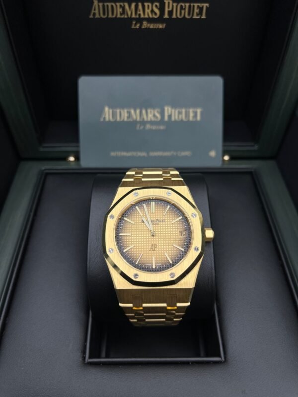 audemars-piguet-royal-oak-jumbo-extra-thin-50th-anniversary-smoked-gold-2022-16202baoo1240ba01-837866.jpg Audemars Piguet Royal Oak Jumbo Extra Thin 50th Anniversary "Smoked Gold" 2022 16202BA.OO.1240BA.01