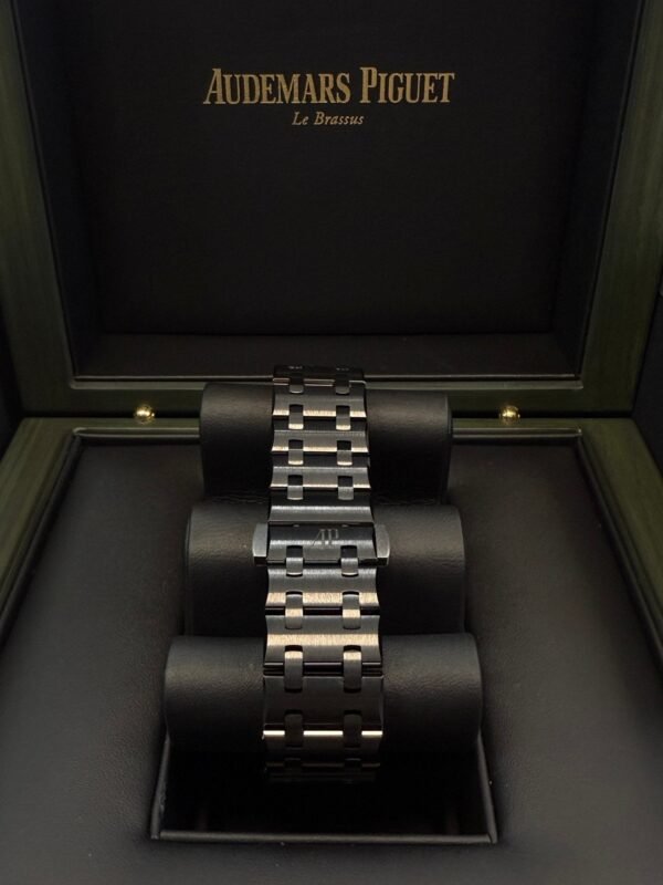 audemars-piguet-royal-oak-offshore-chronograph-selfwinding-chronograph-42mm-black-dial-ceramic-26238ceoo1300ce01-118579.jpg Audemars Piguet Royal Oak Offshore Chronograph Selfwinding Chronograph 42mm Black Dial Ceramic 26238CE.OO.1300CE.01