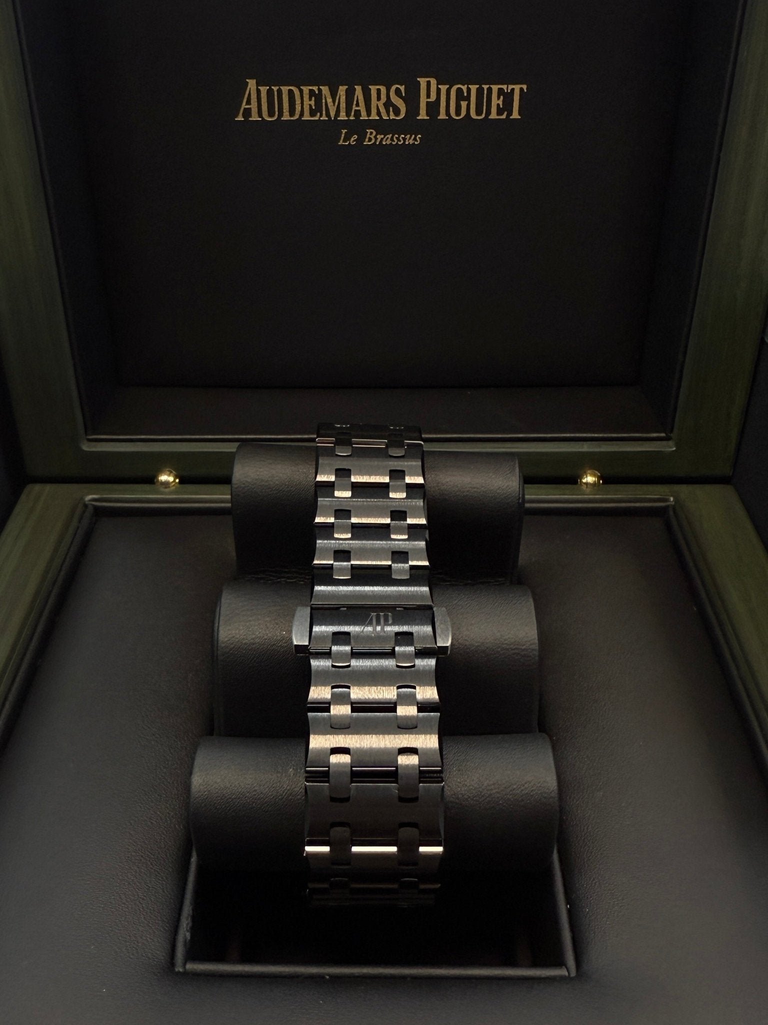 Audemars Piguet Royal Oak Offshore Chronograph Selfwinding Chronograph 42mm Black Dial Ceramic 26238CE.OO.1300CE.01 - Image 7