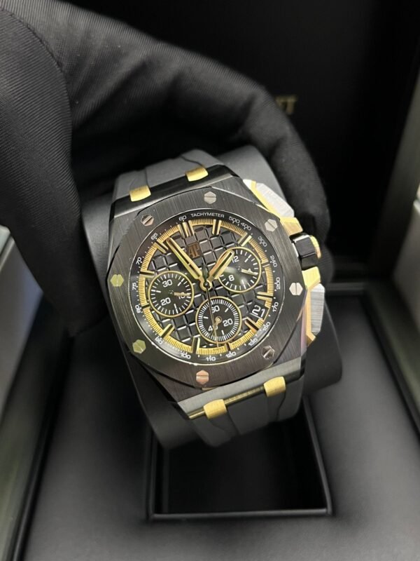 audemars-piguet-royal-oak-offshore-ref-26420ceooa127cr01-305375.jpg Audemars Piguet Royal Oak Offshore (Ref# 26420CE.OO.A127CR.01)