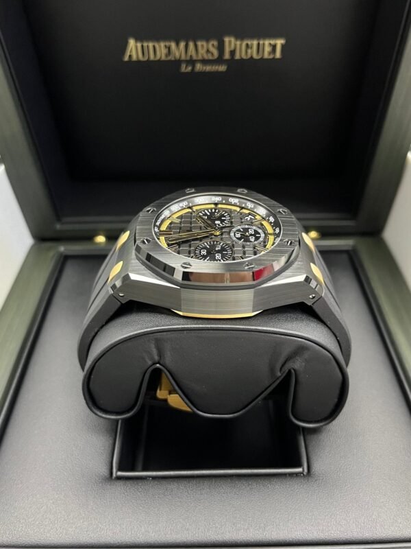 audemars-piguet-royal-oak-offshore-ref-26420ceooa127cr01-553707.jpg Audemars Piguet Royal Oak Offshore (Ref# 26420CE.OO.A127CR.01)