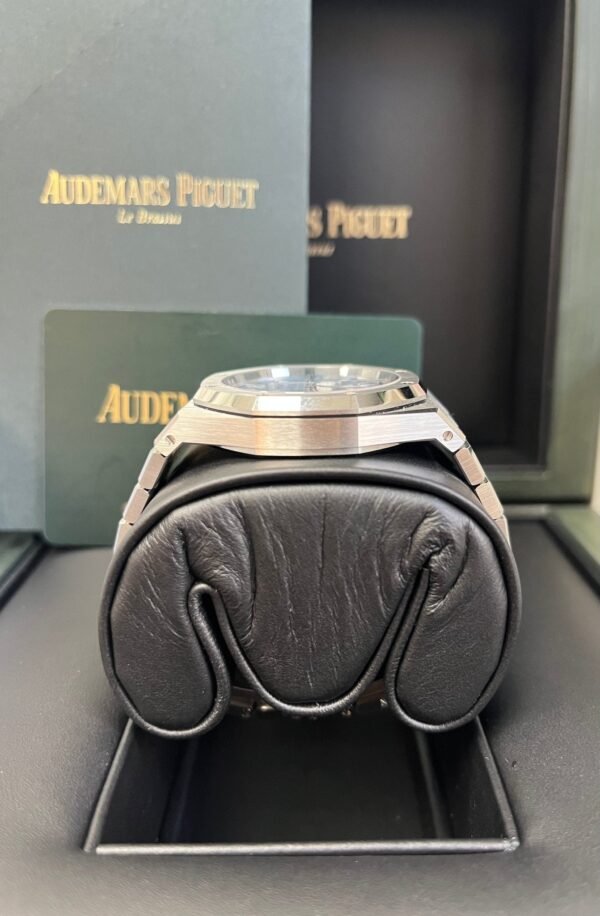 audemars-piguet-royal-oak-selfwinding-37mm-ice-blue-dial-15550stoo1356st08-553138.jpg Audemars Piguet Royal Oak Selfwinding 37mm Ice Blue Dial 15550ST.OO.1356ST.08
