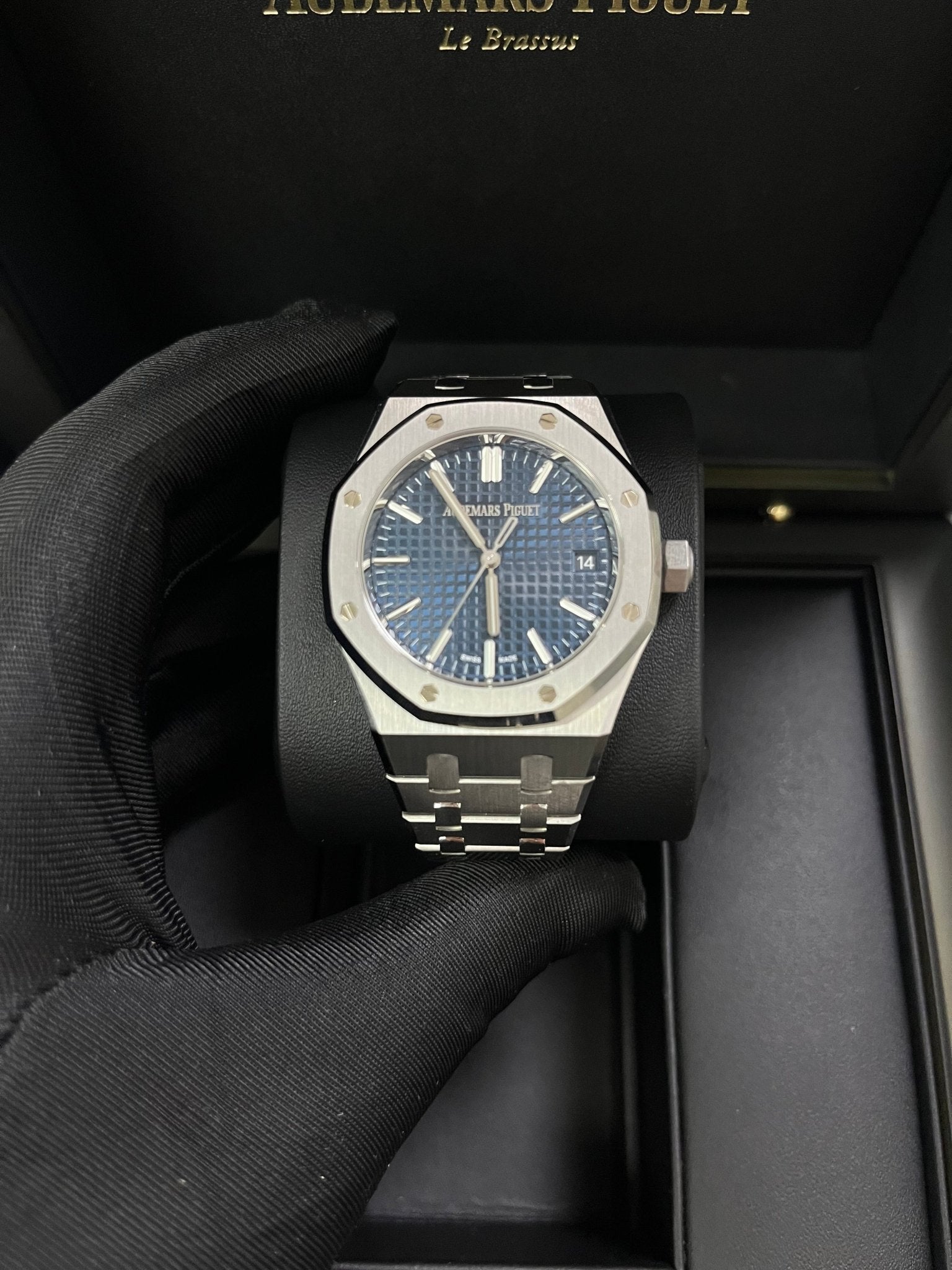 Audemars Piguet Royal Oak Selfwinding 37mm Stainless Steel Blue Dial 15550ST.OO.1356ST.06 - Image 10