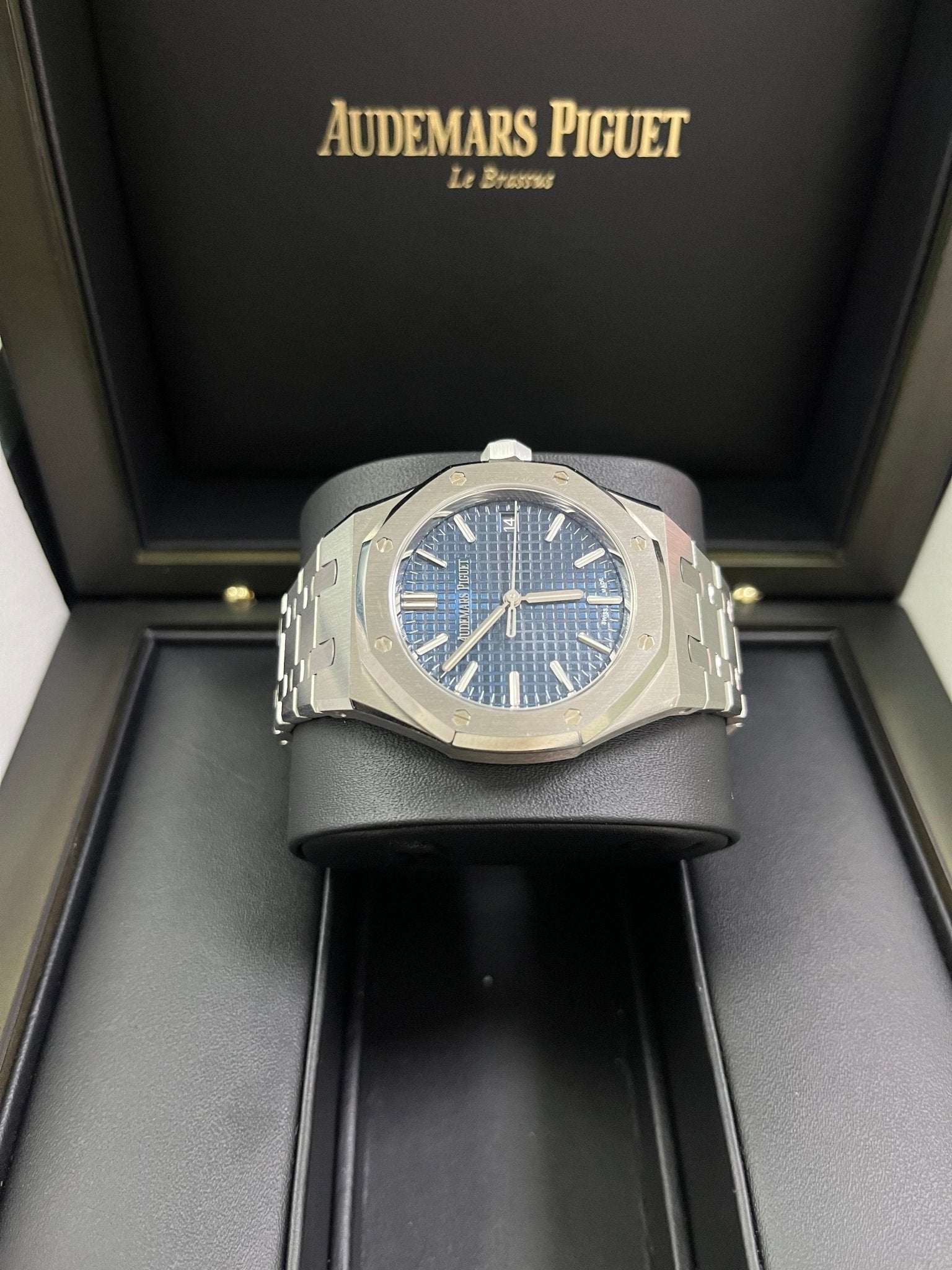 Audemars Piguet Royal Oak Selfwinding 37mm Stainless Steel Blue Dial 15550ST.OO.1356ST.06 - Image 9
