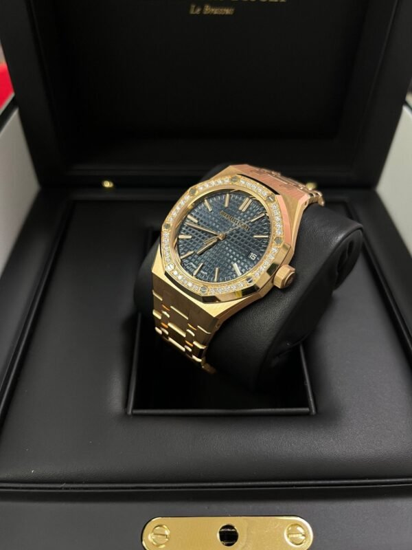 audemars-piguet-royal-oak-selfwinding-ref-15551orzz1356or05-290348.jpg Audemars Piguet Royal Oak Selfwinding (Ref# 15551OR.ZZ.1356OR.05)