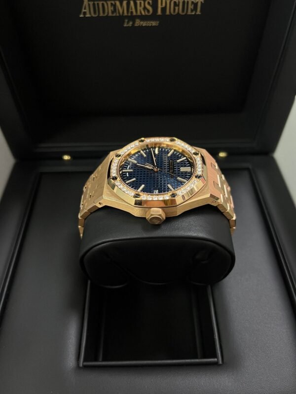 audemars-piguet-royal-oak-selfwinding-ref-15551orzz1356or05-588989.jpg Audemars Piguet Royal Oak Selfwinding (Ref# 15551OR.ZZ.1356OR.05)