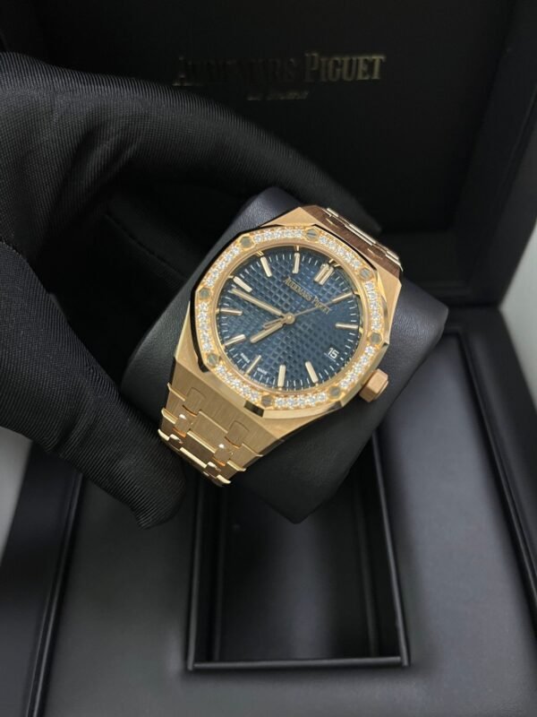 audemars-piguet-royal-oak-selfwinding-ref-15551orzz1356or05-681915.jpg Audemars Piguet Royal Oak Selfwinding (Ref# 15551OR.ZZ.1356OR.05)