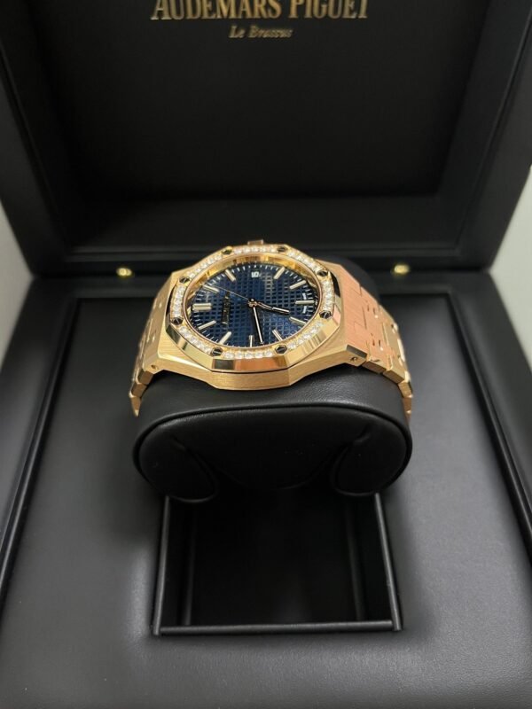 audemars-piguet-royal-oak-selfwinding-ref-15551orzz1356or05-946577.jpg Audemars Piguet Royal Oak Selfwinding (Ref# 15551OR.ZZ.1356OR.05)