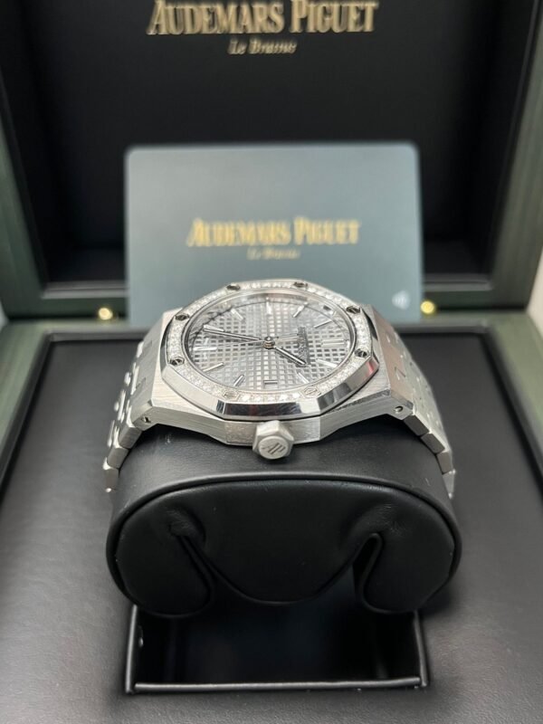 audemars-piguet-royal-oak-selfwinding-ref-15551stzz1356st06-191673.jpg Audemars Piguet Royal Oak Selfwinding (Ref# 15551ST.ZZ.1356ST.06)