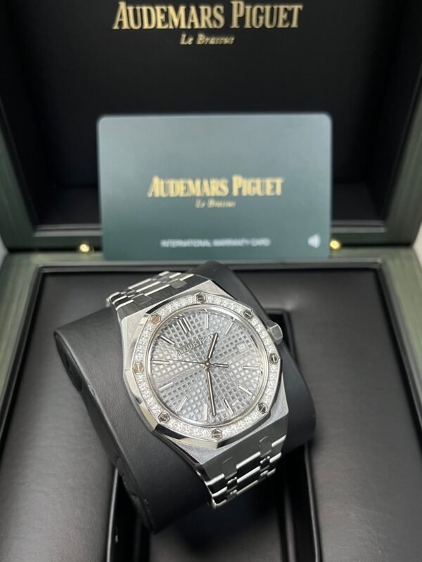 audemars-piguet-royal-oak-selfwinding-ref-15551stzz1356st06-739315.jpg Audemars Piguet Royal Oak Selfwinding (Ref# 15551ST.ZZ.1356ST.06)
