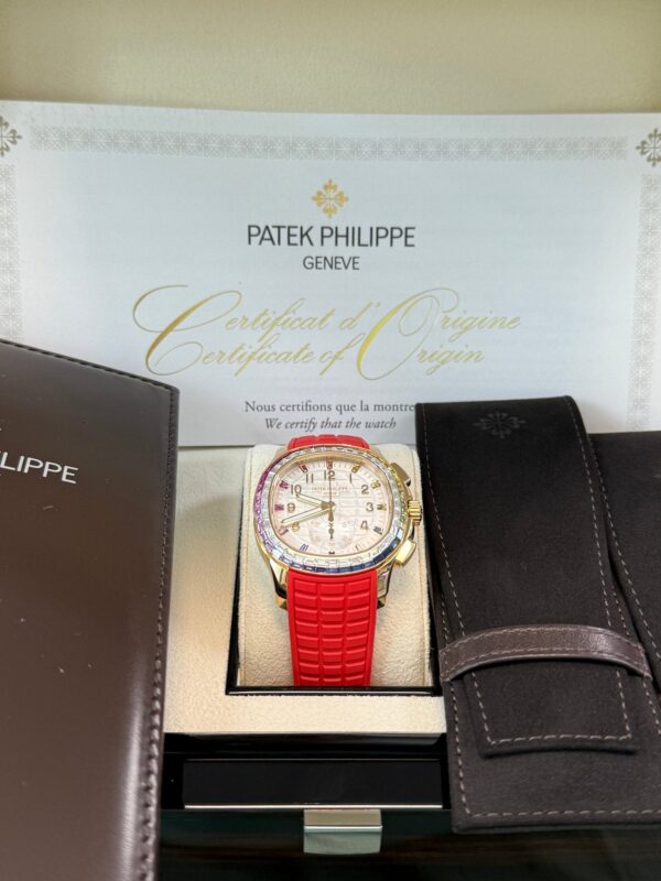 patek-philippe-aquanaut-rose-gold-automatic-factory-diamonds-aquanaut-luce-rainbow-7968300r-001-714189.jpg Patek Philippe Aquanaut Rose Gold Automatic Factory Diamonds Aquanaut Luce "Rainbow" 7968/300R-001