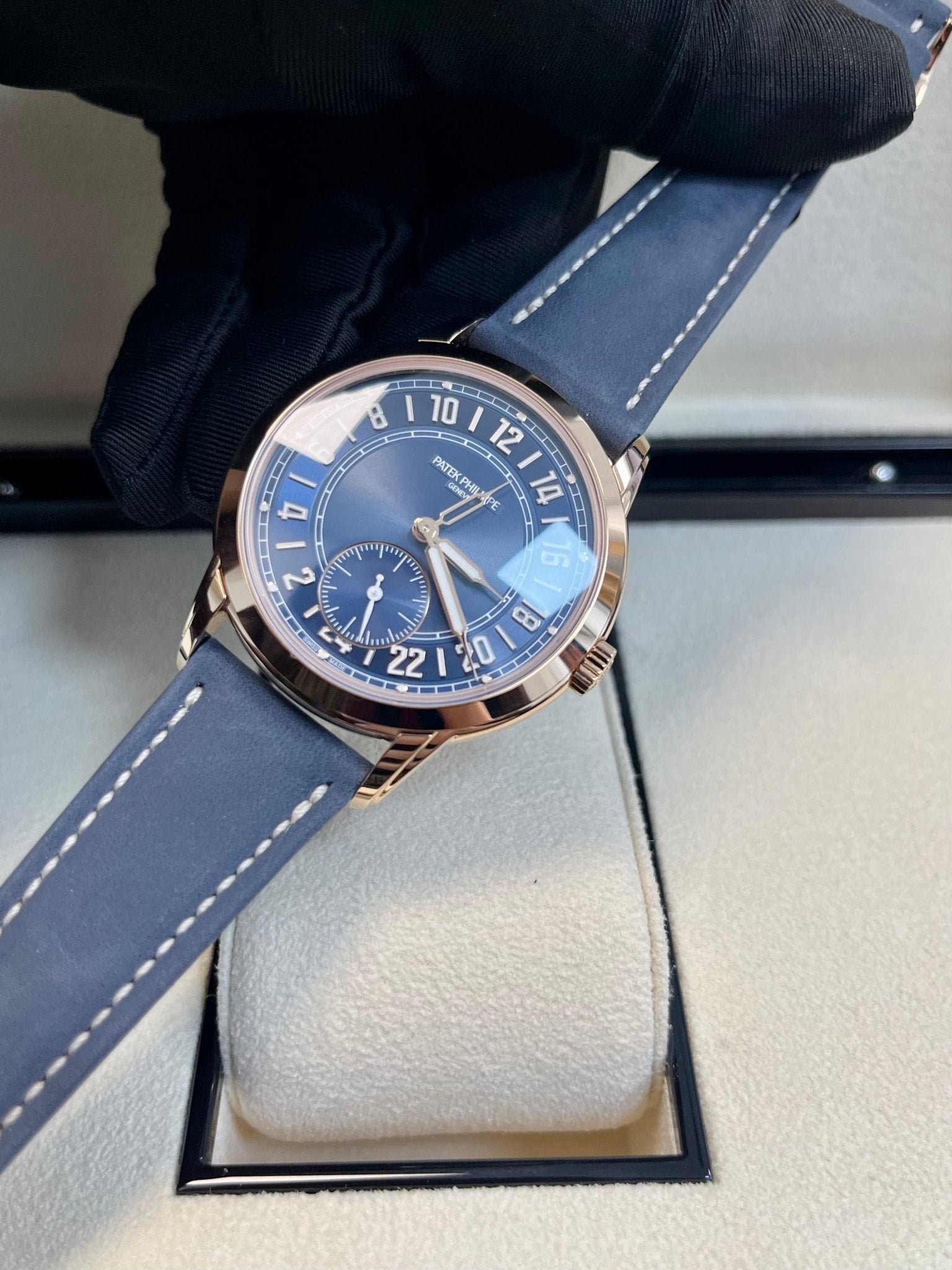 Patek Philippe Calatrava Complications Calatrava Travel Time Automatic Blue Dial Men's Watch 5224r - Image 11