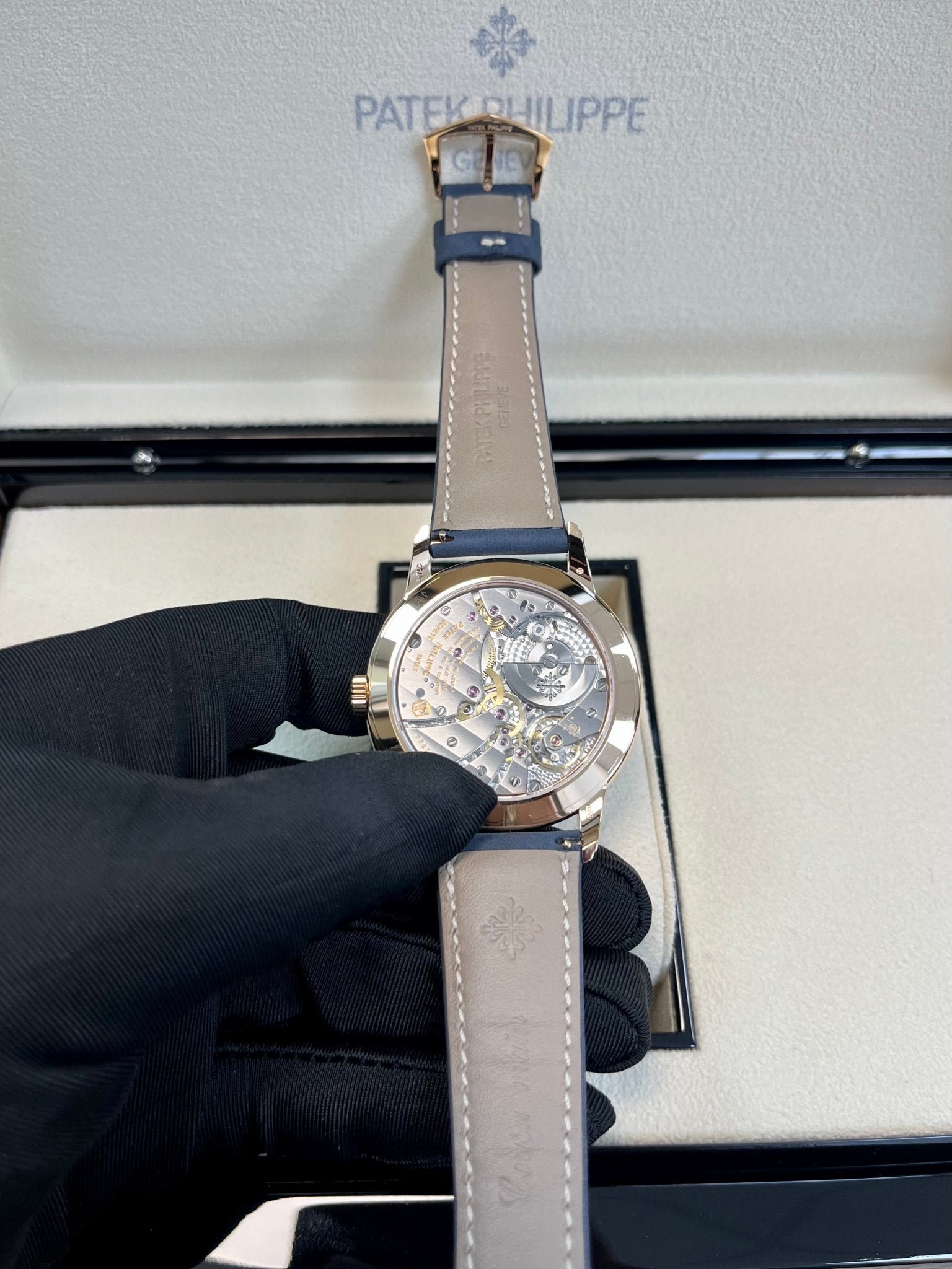 Patek Philippe Calatrava Complications Calatrava Travel Time Automatic Blue Dial Men's Watch 5224r - Image 15