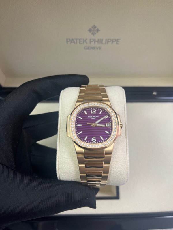 patek-philippe-nautilus-32mm-diamond-bezel-rose-gold-purple-wave-dial-70101r-013-412617.jpg Patek Philippe Nautilus 32mm Diamond Bezel Rose Gold Purple Wave Dial 7010/1R-013