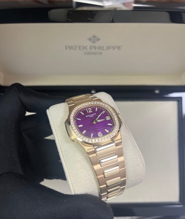 patek-philippe-nautilus-32mm-diamond-bezel-rose-gold-purple-wave-dial-70101r-013-484083.jpg Patek Philippe Nautilus 32mm Diamond Bezel Rose Gold Purple Wave Dial 7010/1R-013
