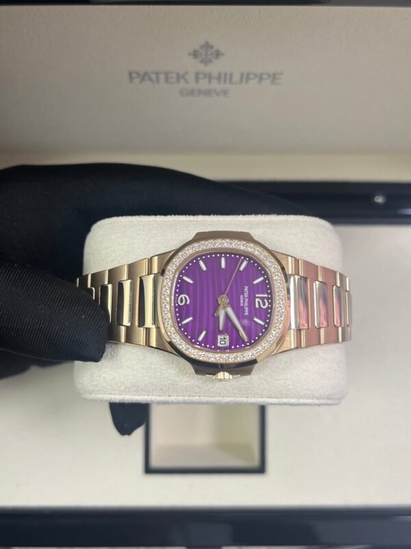 patek-philippe-nautilus-32mm-diamond-bezel-rose-gold-purple-wave-dial-70101r-013-687513.jpg Patek Philippe Nautilus 32mm Diamond Bezel Rose Gold Purple Wave Dial 7010/1R-013