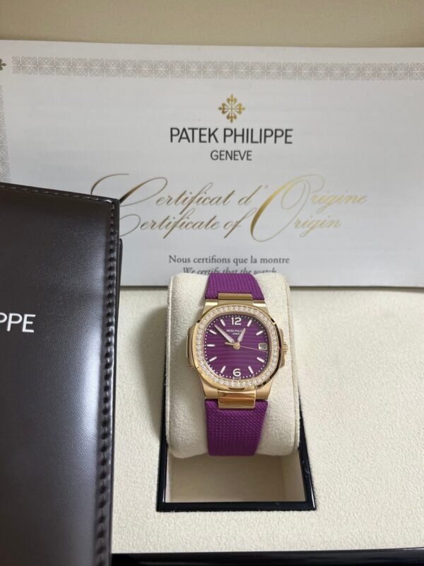 patek-philippe-nautilus-32mm-diamond-bezel-rose-gold-purple-wave-dial-7010r-013-223498.jpg Patek Philippe Nautilus 32mm Diamond Bezel Rose Gold Purple Wave Dial 7010R-013