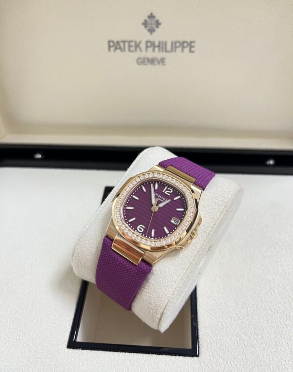 patek-philippe-nautilus-32mm-diamond-bezel-rose-gold-purple-wave-dial-7010r-013-314916.jpg Patek Philippe Nautilus 32mm Diamond Bezel Rose Gold Purple Wave Dial 7010R-013