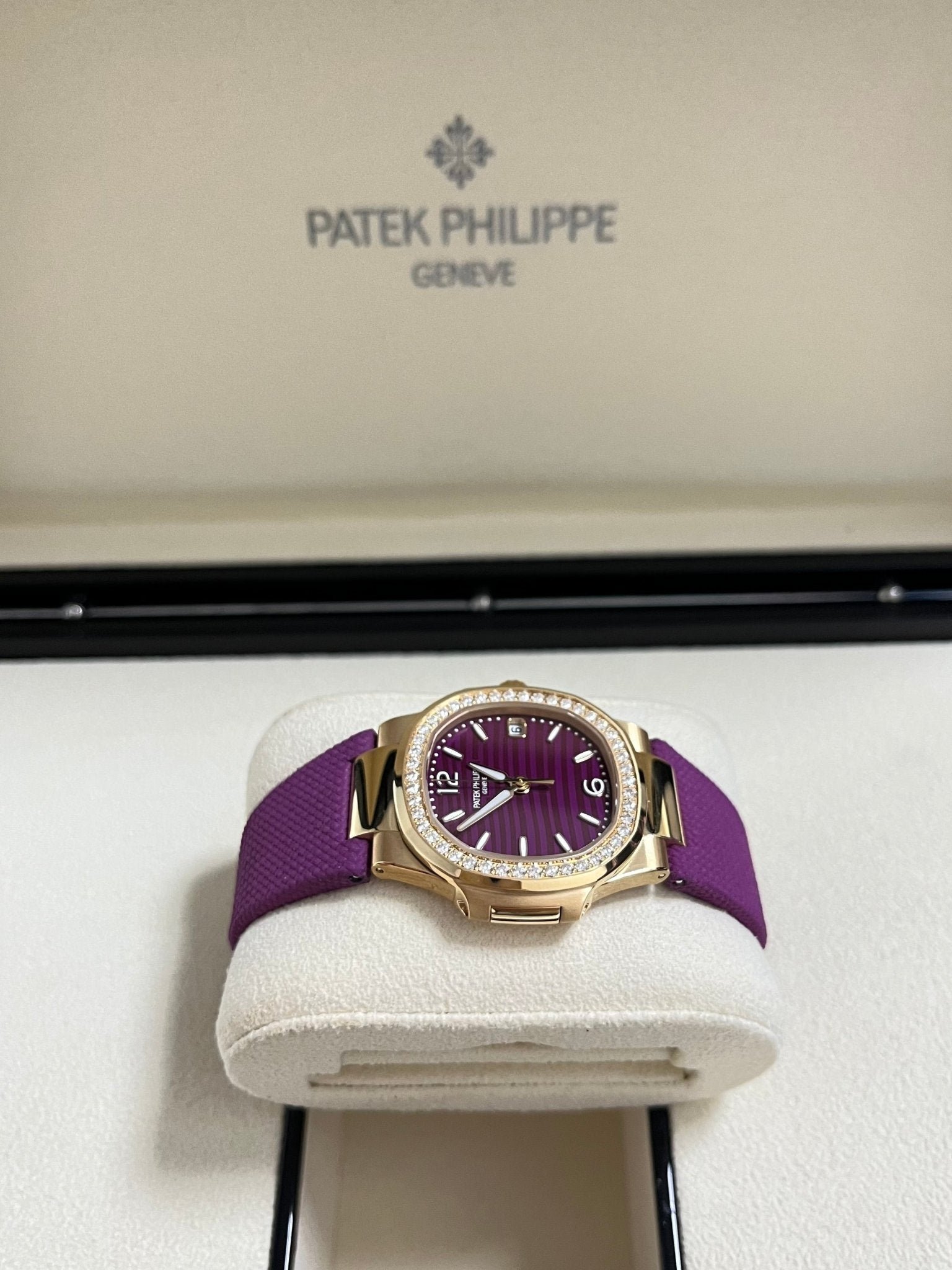 Patek Philippe Nautilus 32mm Diamond Bezel Rose Gold Purple Wave Dial 7010R-013 - Image 9
