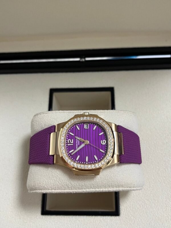 patek-philippe-nautilus-32mm-diamond-bezel-rose-gold-purple-wave-dial-7010r-013-427849.jpg Patek Philippe Nautilus 32mm Diamond Bezel Rose Gold Purple Wave Dial 7010R-013