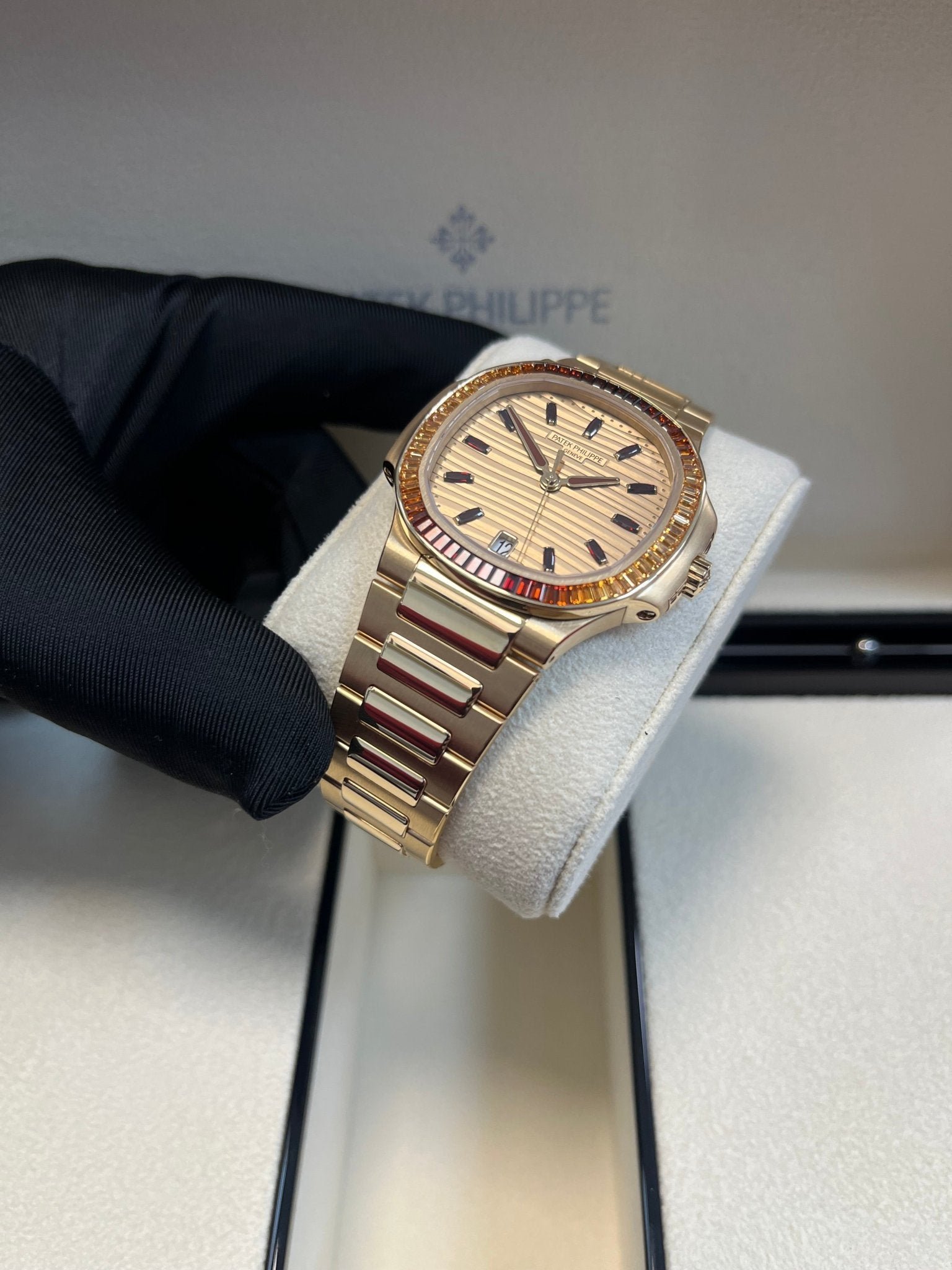 Patek Philippe Nautilus Automatic Rose Gold Baguette Cognac Bezel 7118/1300R-001 - Image 15