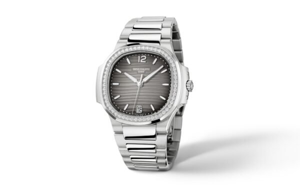 Patek Philippe Nautilus Ladies 35.2mm 7118/1200A-011
