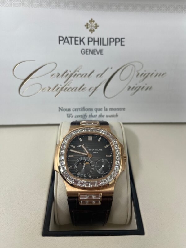 patek-philippe-nautilus-rose-gold-diamond-bezel-moon-phase-brown-dial-5724r-001-773627.jpg Patek Philippe Nautilus Rose Gold Diamond Bezel & Moon Phase Brown Dial 5724R 001