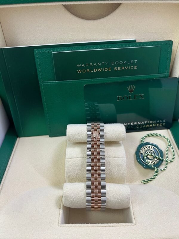rolex-datejust-31-steel-and-rose-gold-jubilee-bracelet-index-pink-dial-278271-535688.jpg Rolex Datejust 31 Steel and Rose Gold Jubilee Bracelet / Index Pink Dial 278271