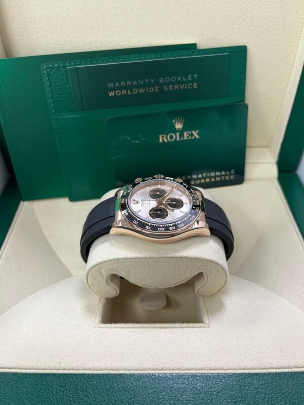 rolex-daytona-cosmograph-daytona-black-bezel-sundust-and-black-index-dial-oysterflex-strap-126515ln-735533.jpg Rolex Daytona Cosmograph Daytona Black Bezel - Sundust And Black Index Dial - Oysterflex Strap 126515ln