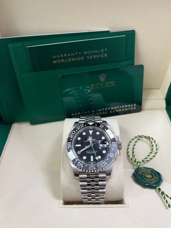 rolex-gmt-master-ii-black-grey-bezel-jubilee-bracelet-126710grnr-138554.jpg Rolex GMT-Master II Black Grey Bezel Jubilee Bracelet 126710GRNR