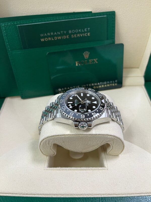 rolex-gmt-master-ii-black-grey-bezel-jubilee-bracelet-126710grnr-414404.jpg Rolex GMT-Master II Black Grey Bezel Jubilee Bracelet 126710GRNR