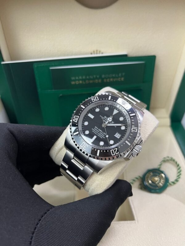 rolex-sea-dweller-deepsea-black-dial-oyster-bracelet-136660-247688.jpg Rolex Sea-dweller Deepsea Black Dial Oyster Bracelet 136660