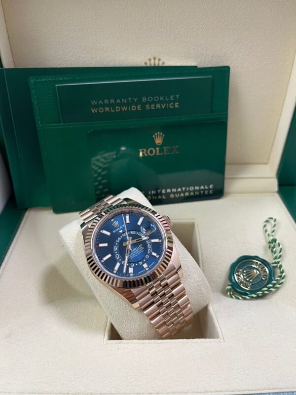 rolex-sky-dweller-42mm-blue-dial-rose-gold-jubilee-bracelet-336935-219404.jpg Rolex Sky-Dweller 42mm Blue Dial Rose Gold Jubilee Bracelet 336935