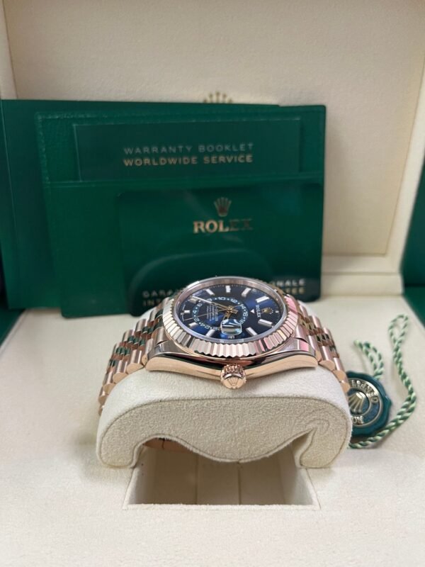 rolex-sky-dweller-42mm-blue-dial-rose-gold-jubilee-bracelet-336935-387686.jpg Rolex Sky-Dweller 42mm Blue Dial Rose Gold Jubilee Bracelet 336935