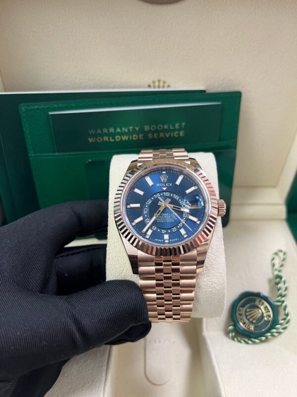 rolex-sky-dweller-42mm-blue-dial-rose-gold-jubilee-bracelet-336935-430248.jpg Rolex Sky-Dweller 42mm Blue Dial Rose Gold Jubilee Bracelet 336935