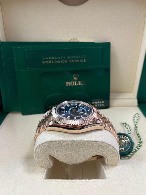 rolex-sky-dweller-42mm-blue-dial-rose-gold-jubilee-bracelet-336935-769395.jpg Rolex Sky-Dweller 42mm Blue Dial Rose Gold Jubilee Bracelet 336935