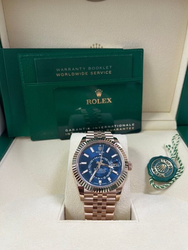 rolex-sky-dweller-42mm-blue-dial-rose-gold-jubilee-bracelet-336935-812168.jpg Rolex Sky-Dweller 42mm Blue Dial Rose Gold Jubilee Bracelet 336935