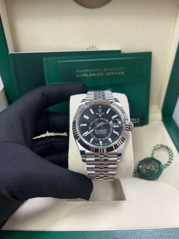 rolex-sky-dweller-fluted-bezel-black-index-dial-jubilee-bracelet-336934-154994.jpg Rolex Sky-Dweller Fluted Bezel Black Index Dial Jubilee Bracelet 336934
