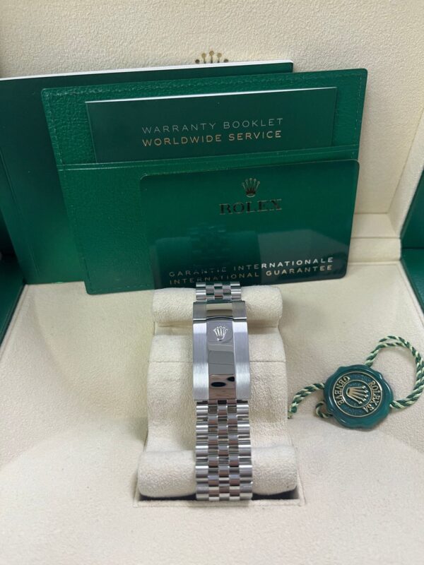 rolex-sky-dweller-fluted-bezel-black-index-dial-jubilee-bracelet-336934-762635.jpg Rolex Sky-Dweller Fluted Bezel Black Index Dial Jubilee Bracelet 336934