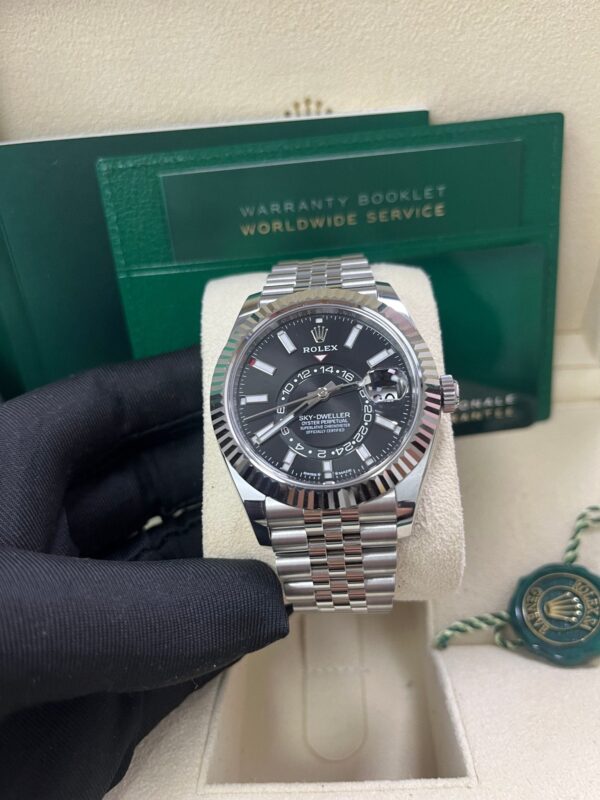 rolex-sky-dweller-fluted-bezel-black-index-dial-jubilee-bracelet-336934-807160.jpg Rolex Sky-Dweller Fluted Bezel Black Index Dial Jubilee Bracelet 336934
