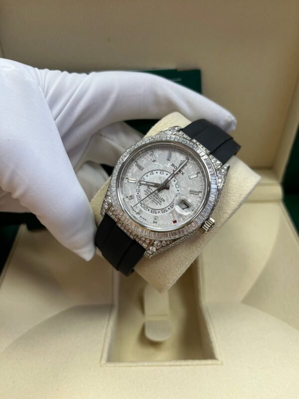rolex-sky-dweller-meteorite-diamonds-baguette-dial-factory-diamonds-336259tbr-231067.jpg Rolex Sky-Dweller Meteorite Diamonds Baguette Dial Factory Diamonds 336259TBR